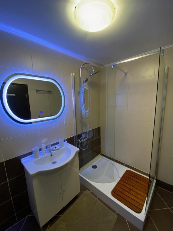 Appartamento Ioana'S Apartament Sinaia Esterno foto